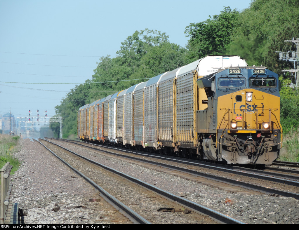 CSX 3426 on M212 